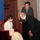 Arnold and Dr. Goodpiece discuss their plan with Isla.